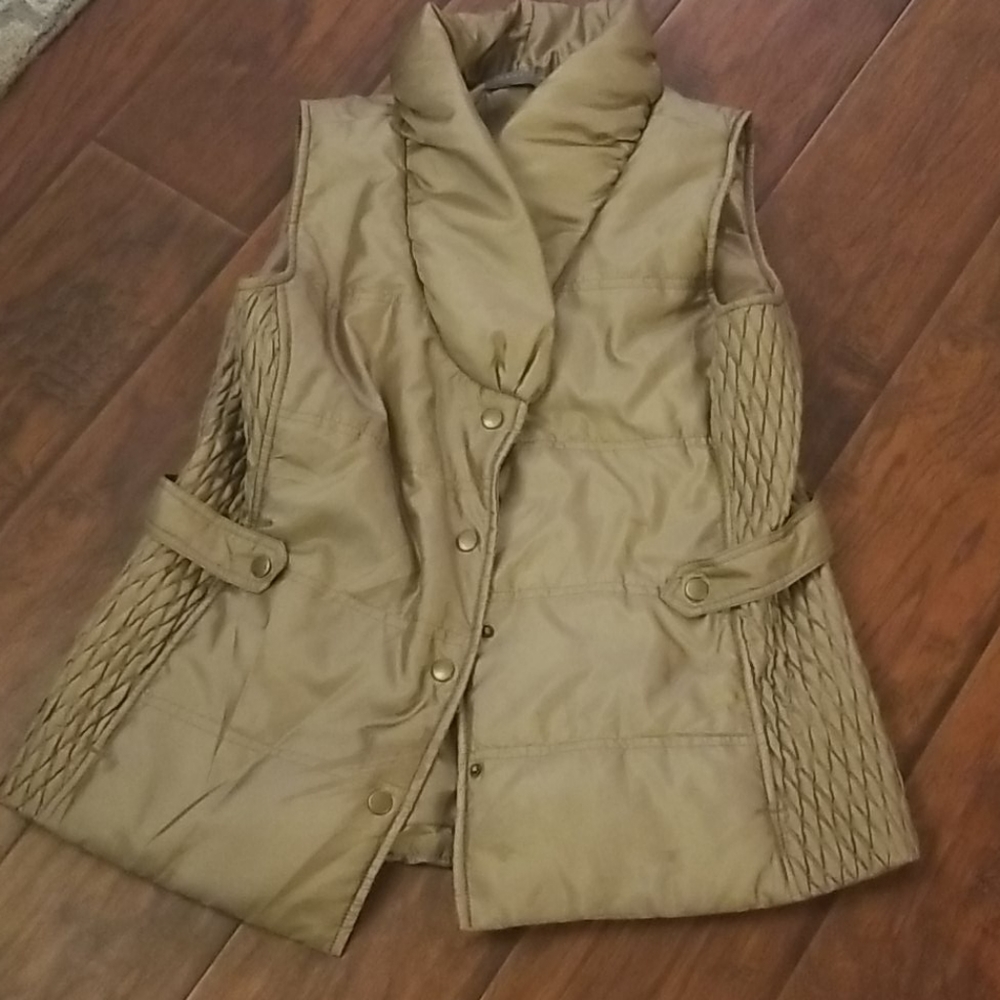 Puffer Vest Gold